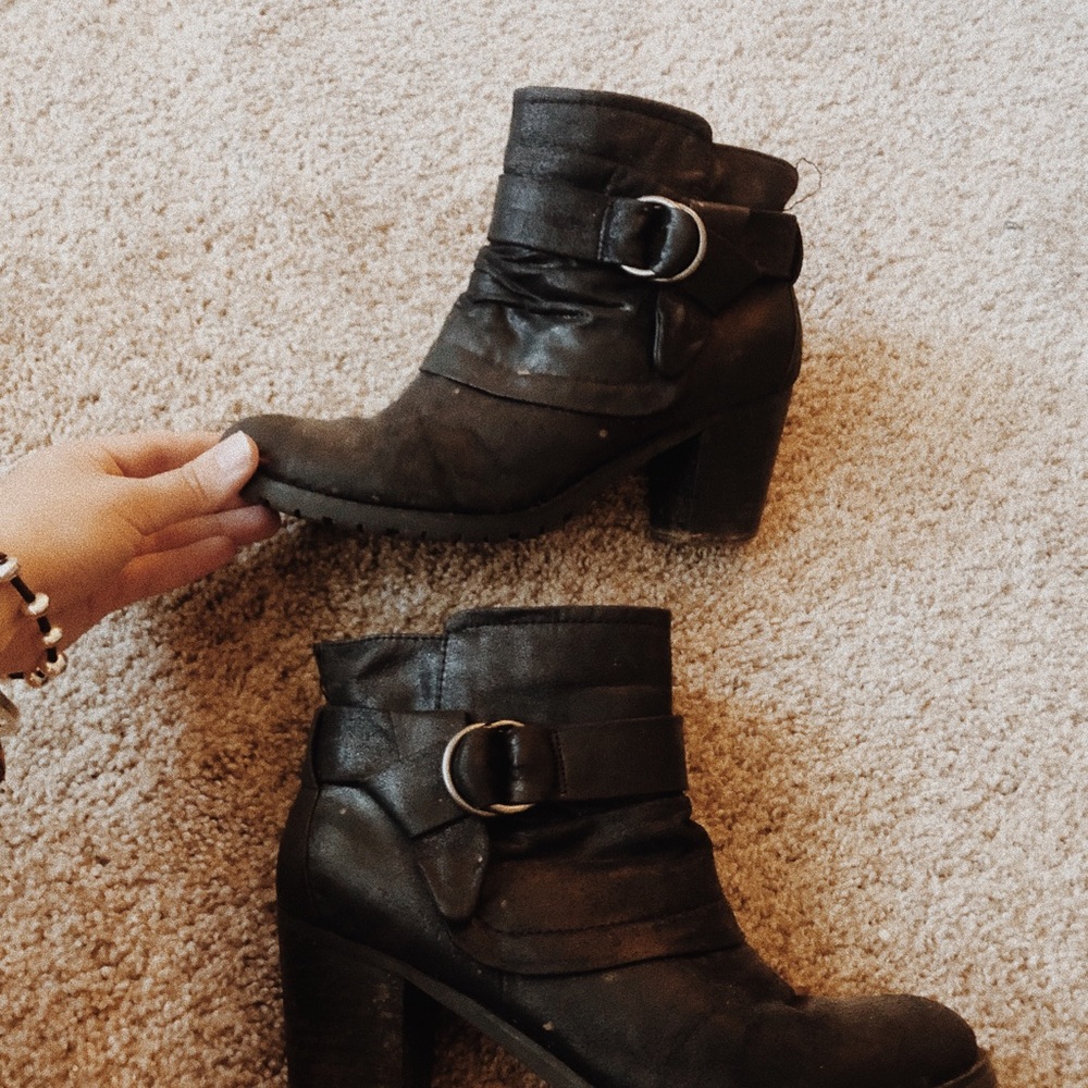 Black bootied